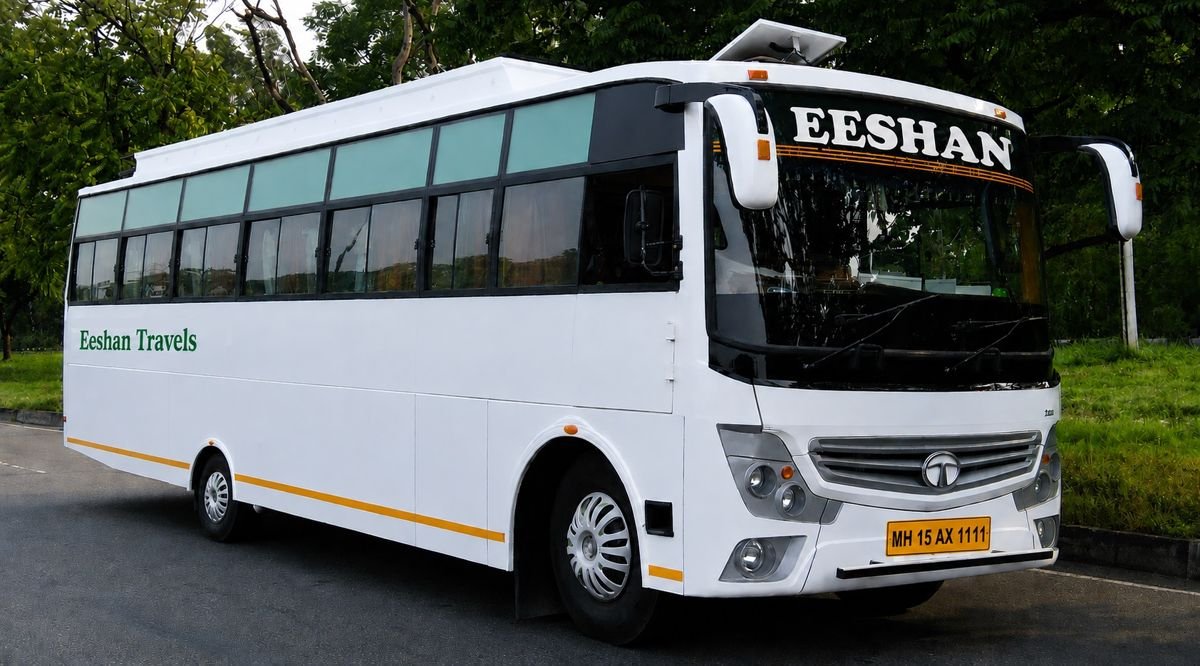 Eeshan staff bus for company and school transport in Nashik