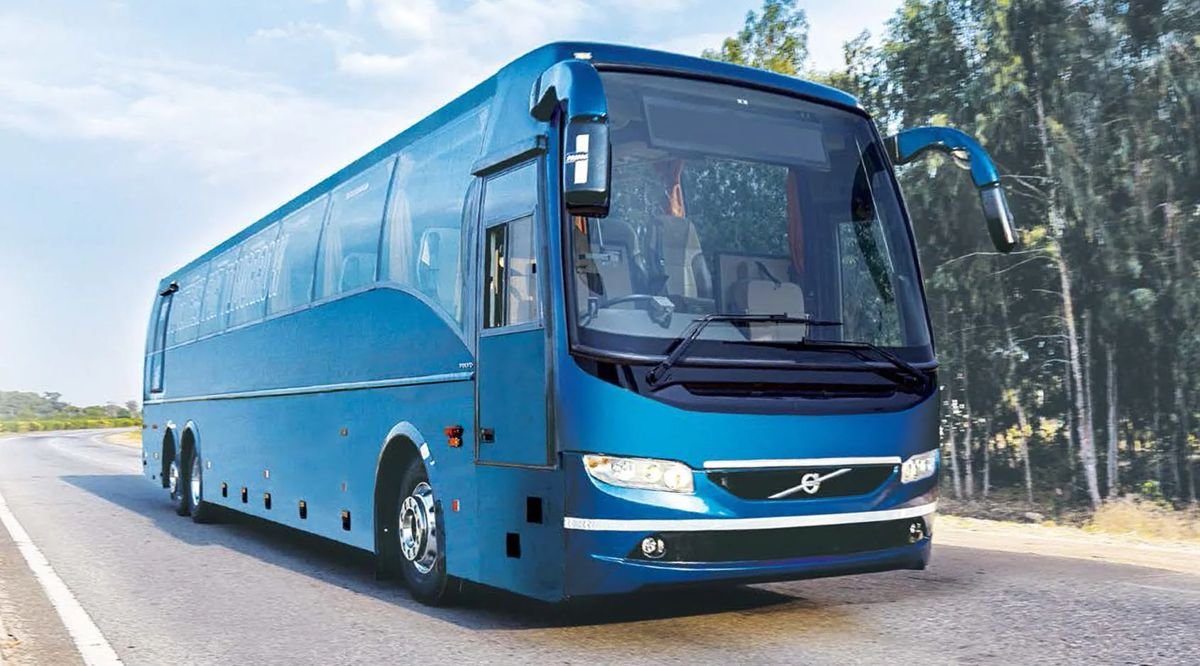 Pilgrim tours bus on rent Nashik