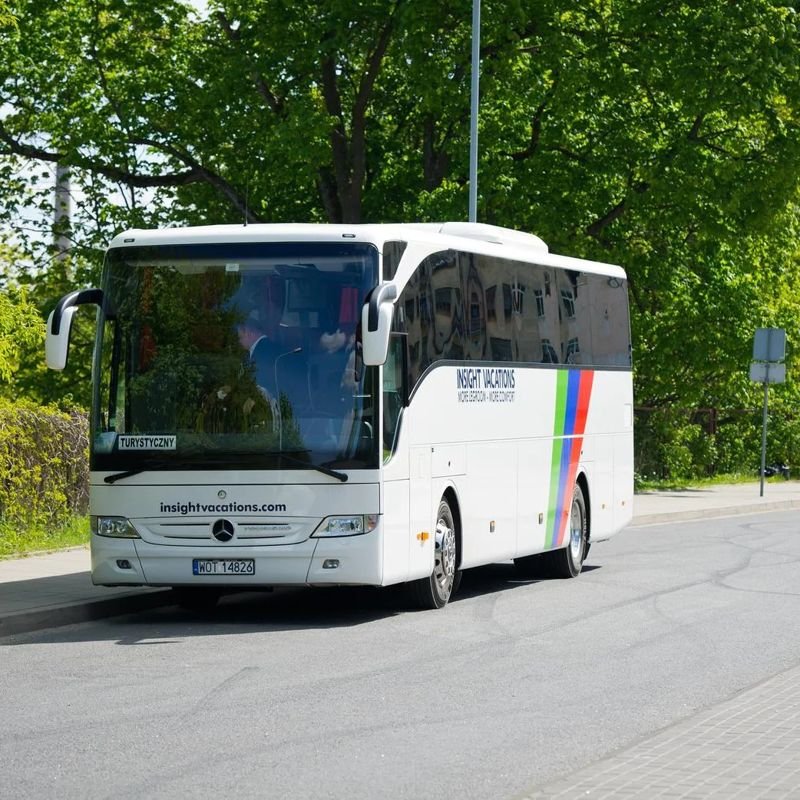 One day picnics bus on rent Nashik